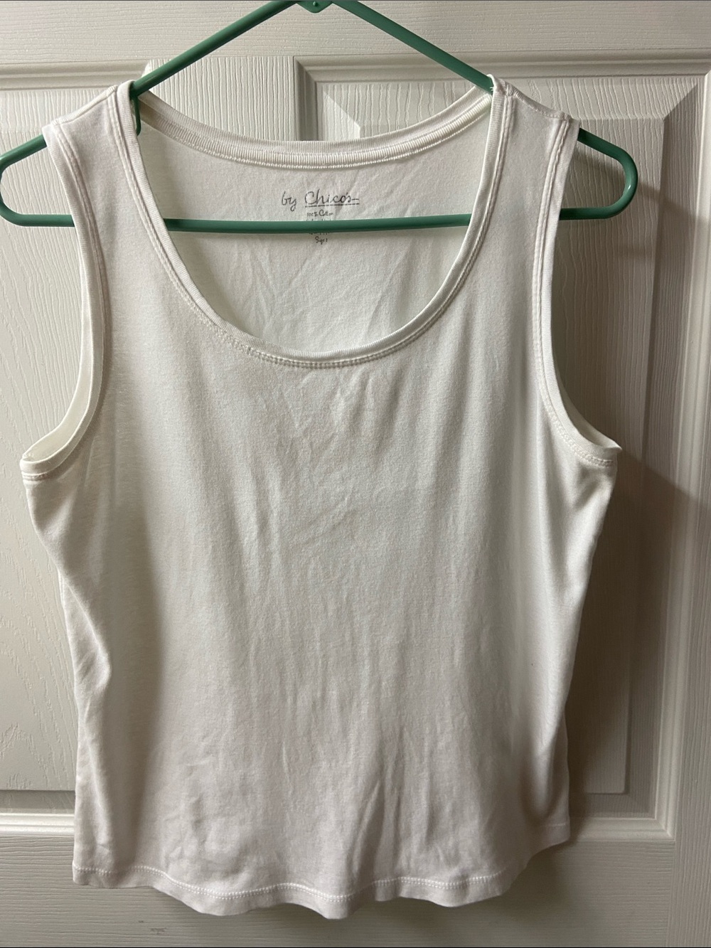 Chico's Classic White Scoop Tank Mediun
